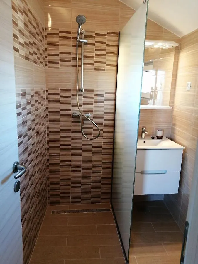 Apartment In Lopar With Balcony, Air Conditioning, Wifi 87-3 0*,